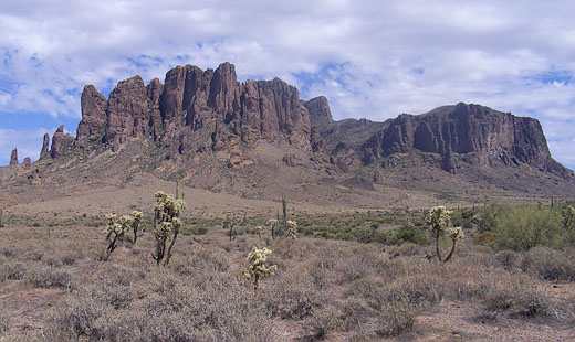 Flatiron im Lost Dutchman State Park Arizona